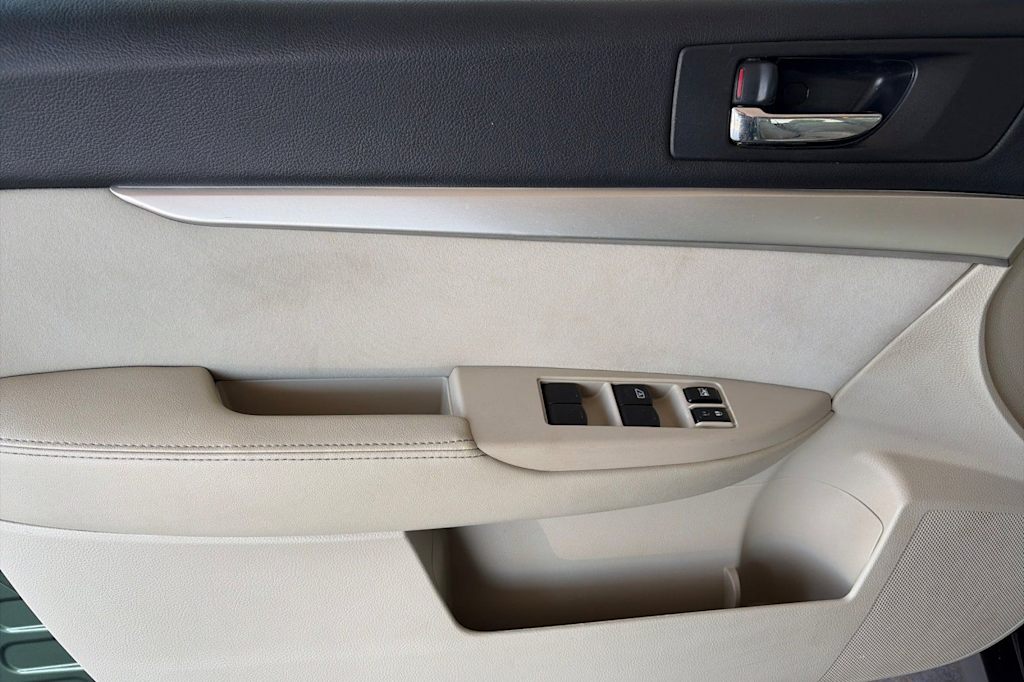 Thumbnail: 2011 Subaru Outback - 19