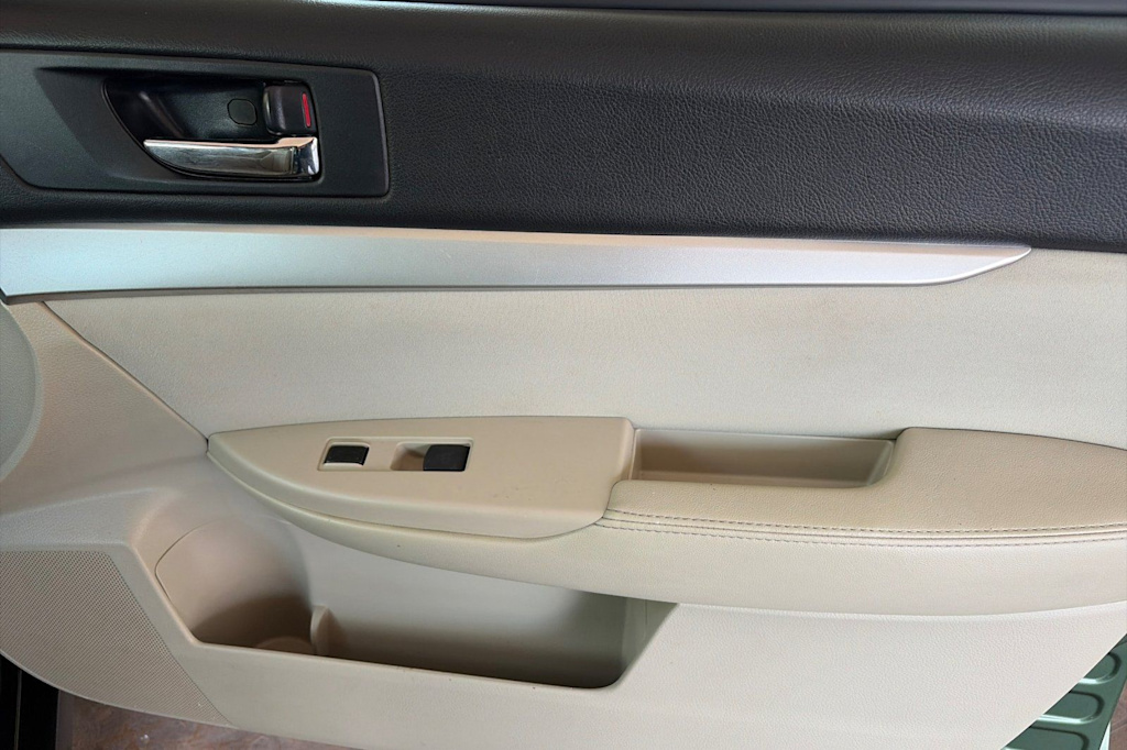 Thumbnail: 2011 Subaru Outback - 22