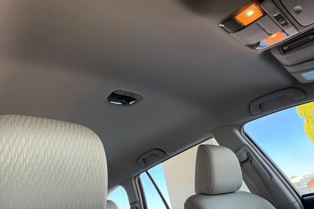 Thumbnail: 2011 Subaru Outback - 21