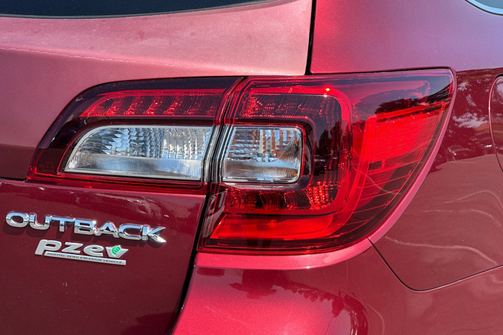 Thumbnail: 2015 Subaru Outback - 31
