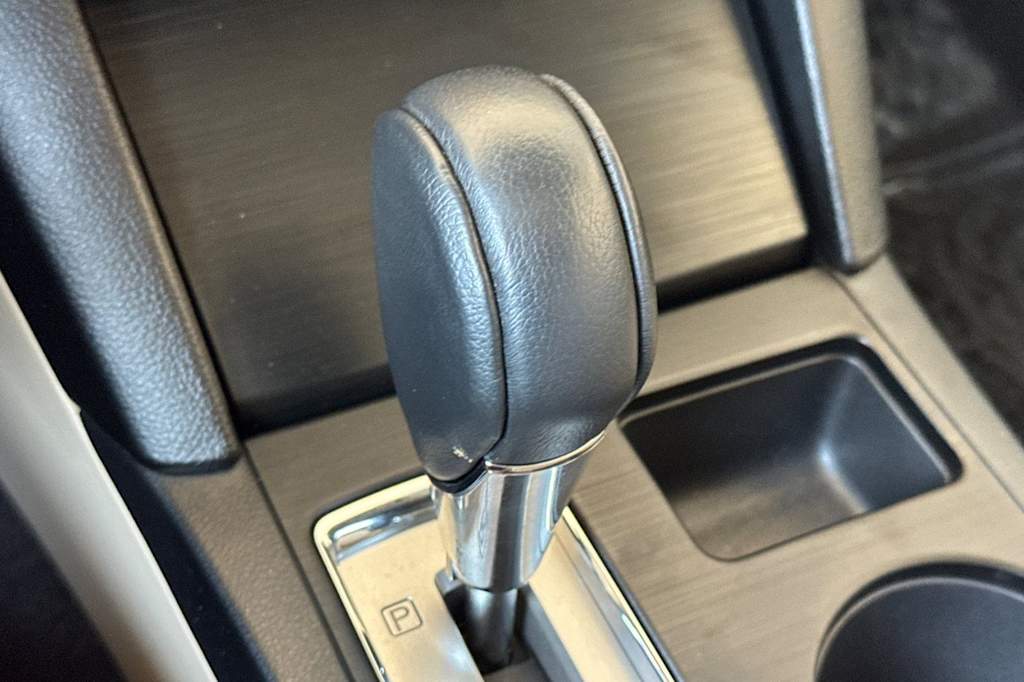 Thumbnail: 2015 Subaru Outback - 13