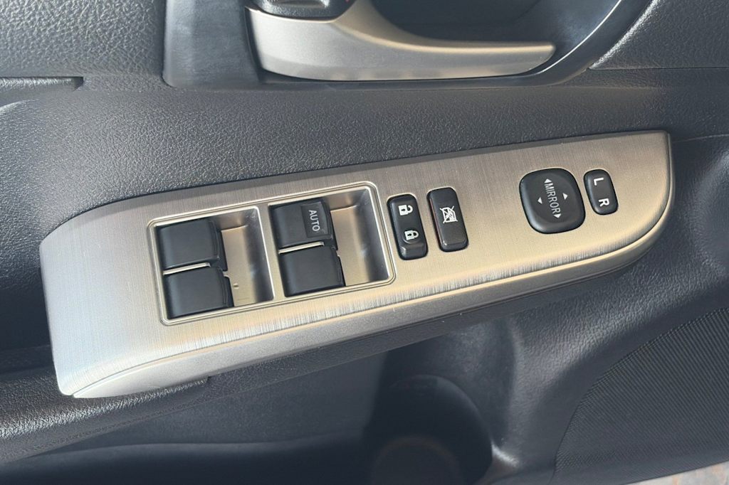 Thumbnail: 2014 Toyota Camry - 20
