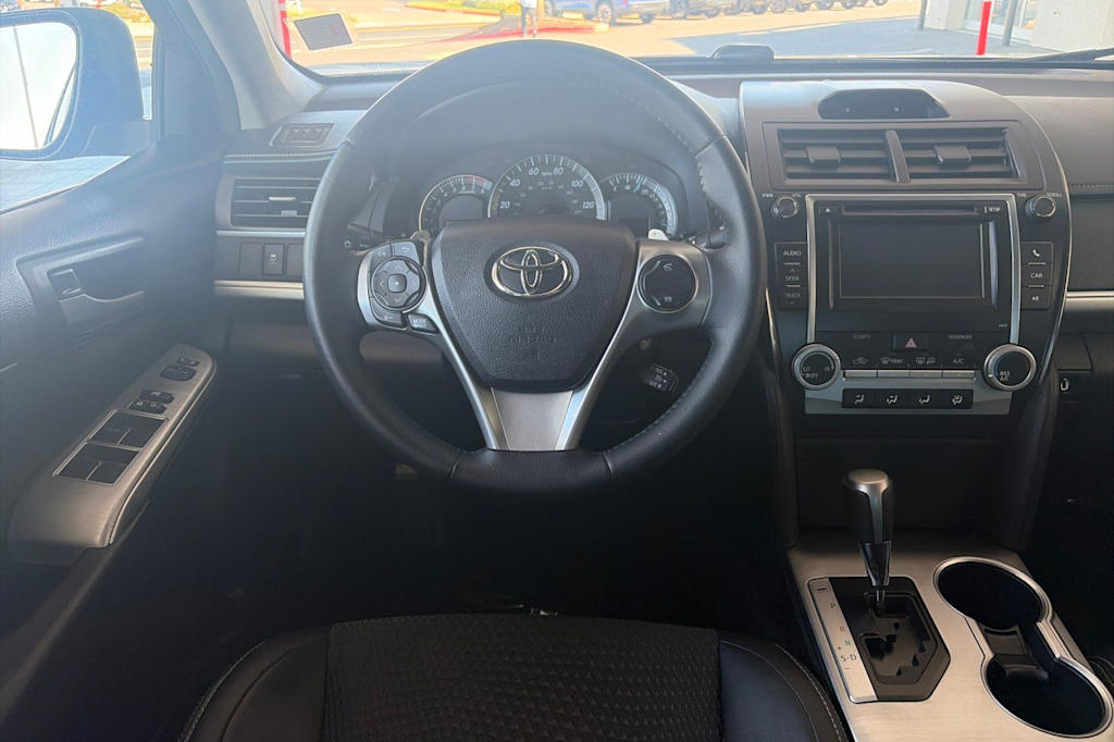 Thumbnail: 2014 Toyota Camry - 10