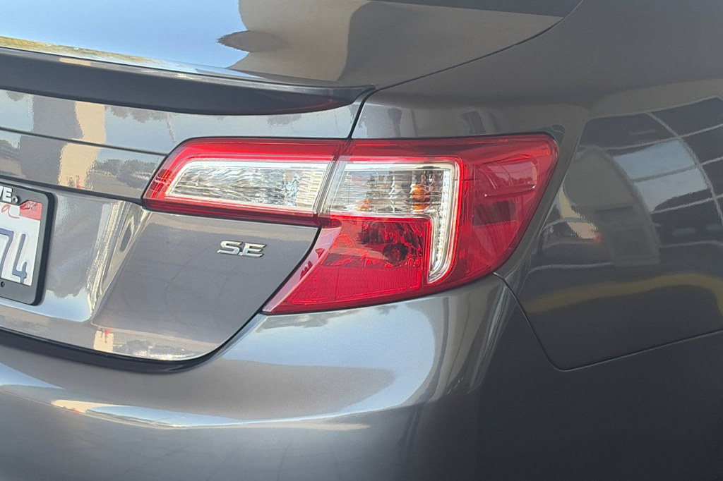 Thumbnail: 2014 Toyota Camry - 28