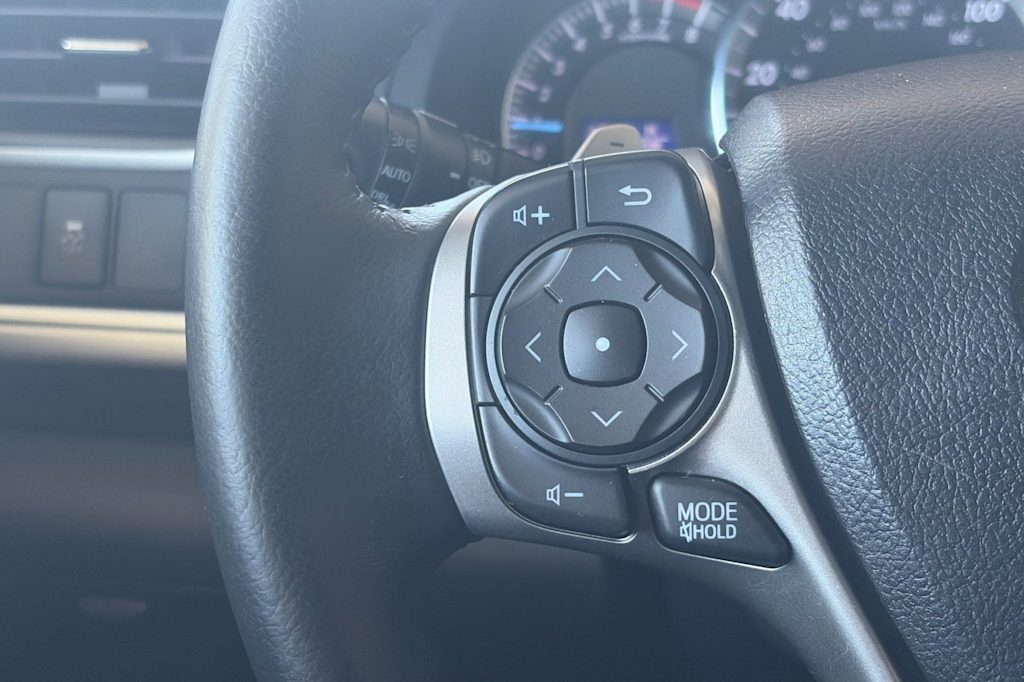 Thumbnail: 2014 Toyota Camry - 25