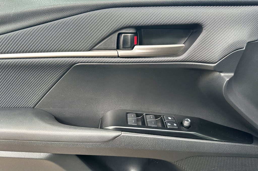 Thumbnail: 2025 Toyota Camry - 19