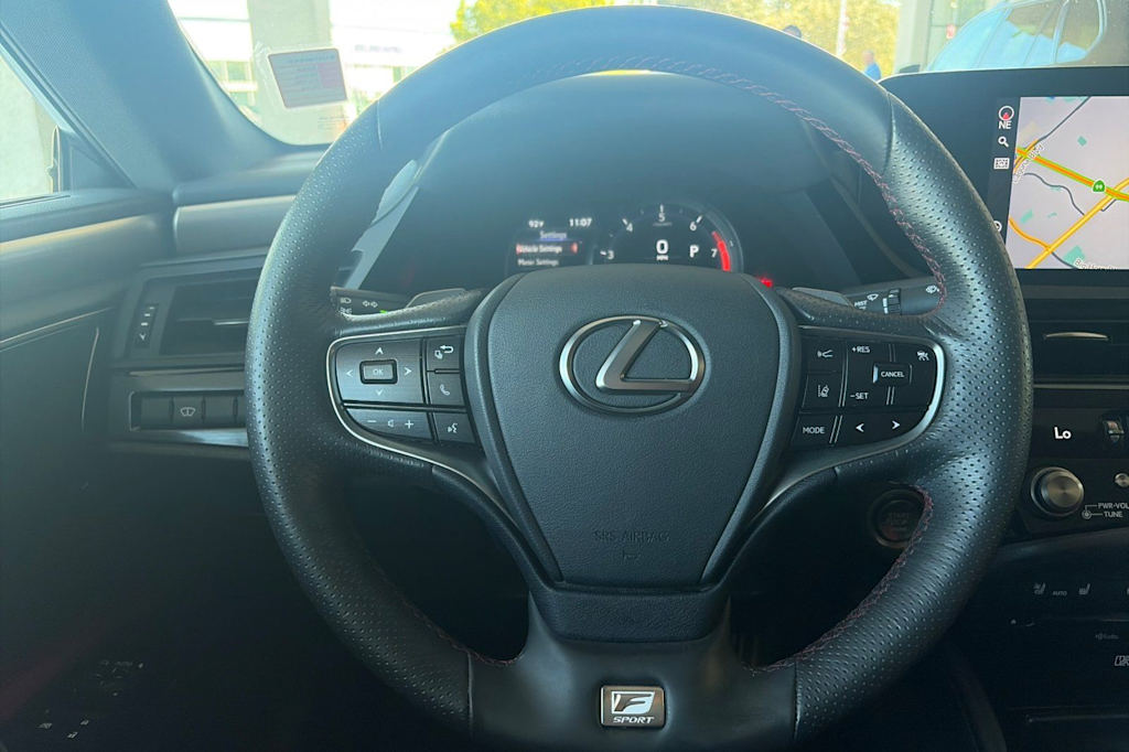 Thumbnail: 2022 Lexus ES - 26
