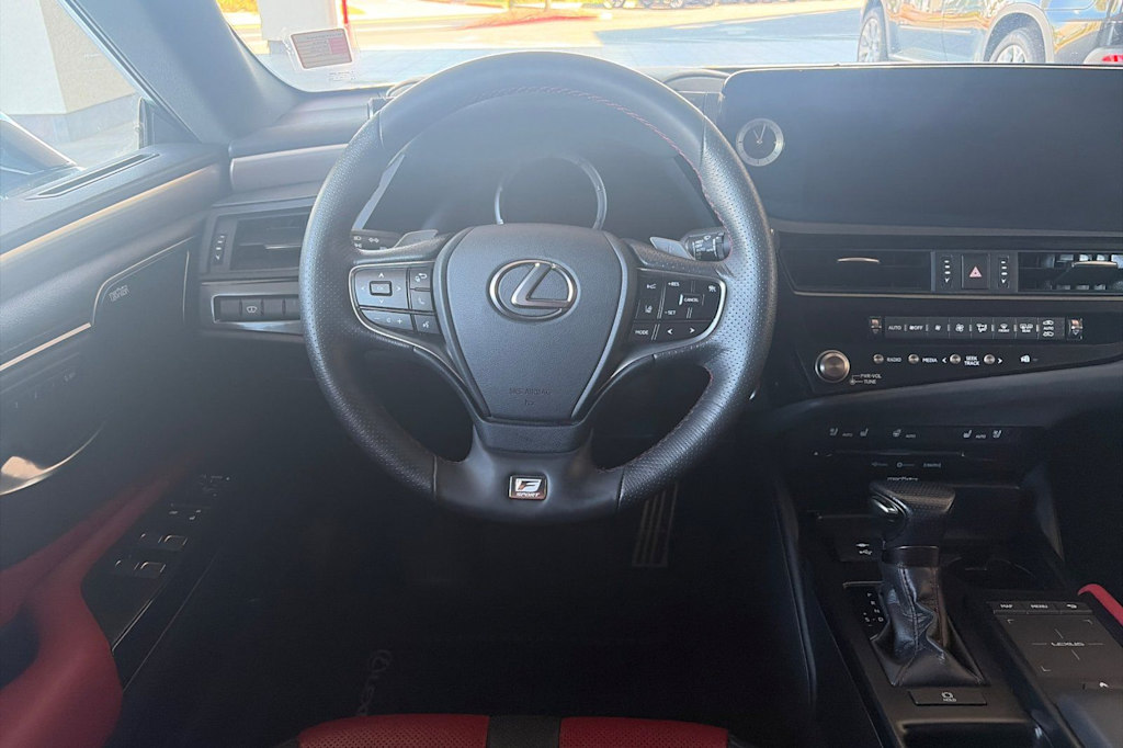 Thumbnail: 2022 Lexus ES - 9