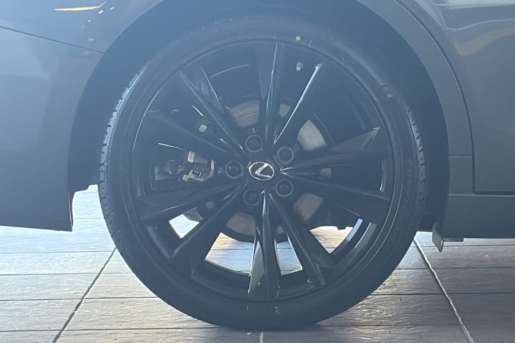 Thumbnail: 2022 Lexus ES - 30