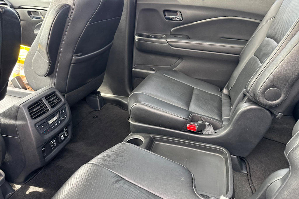 Thumbnail: 2019 Honda Pilot - 10