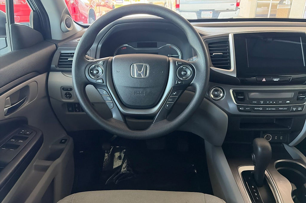 Thumbnail: 2016 Honda Pilot - 8