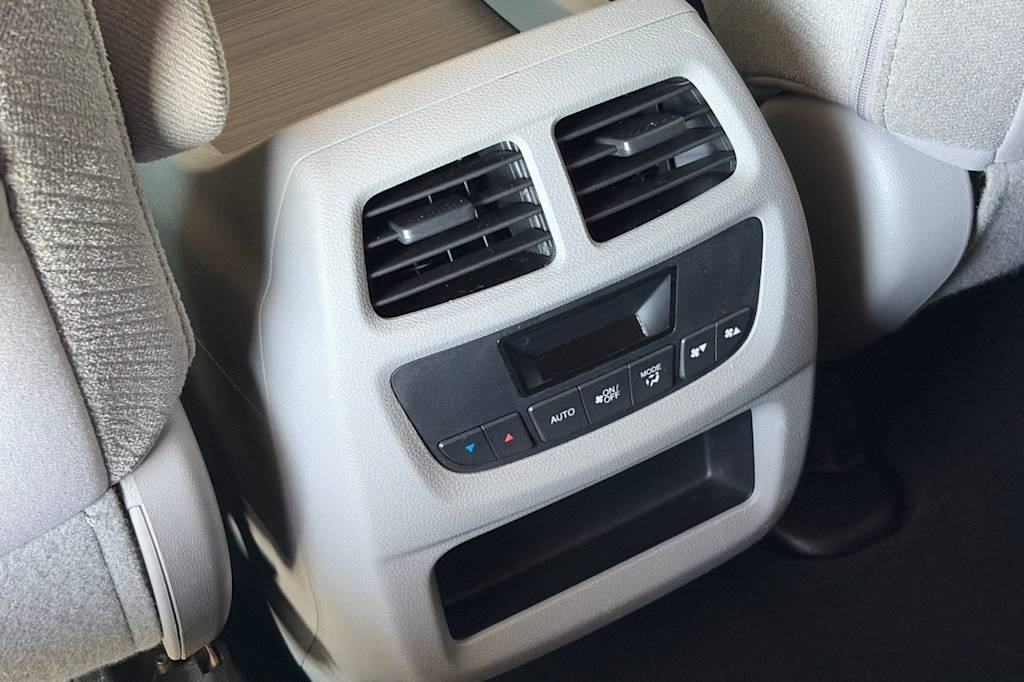 Thumbnail: 2016 Honda Pilot - 22