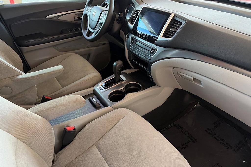 Thumbnail: 2016 Honda Pilot - 11
