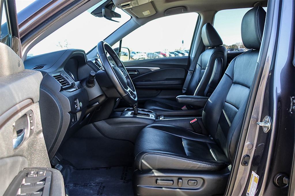 Thumbnail: 2020 Honda Pilot - 9