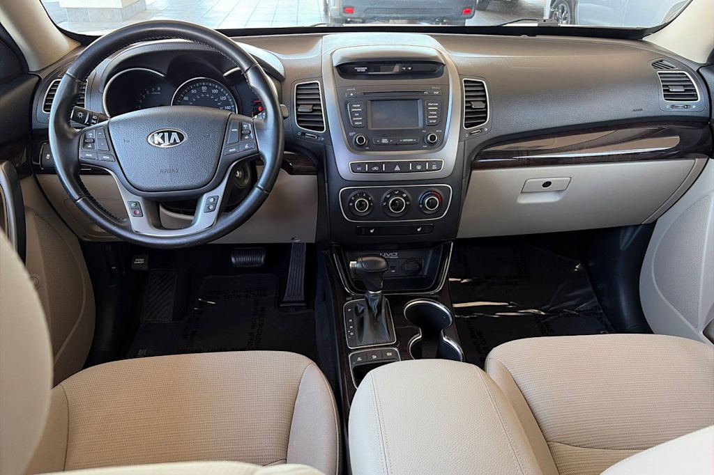 Thumbnail: 2015 Kia Sorento - 2