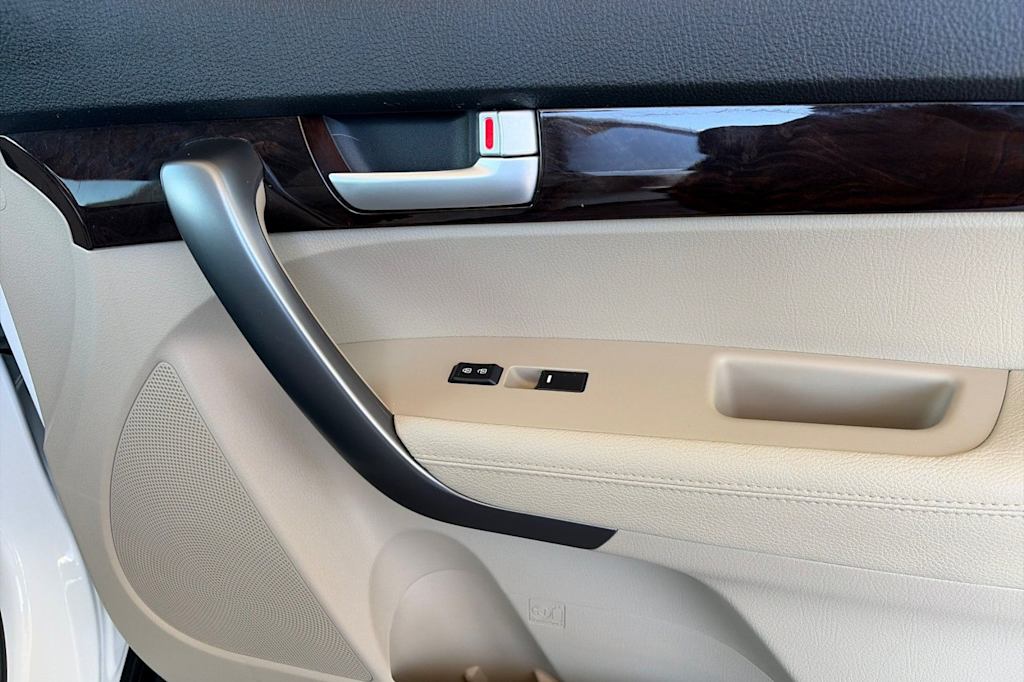 Thumbnail: 2015 Kia Sorento - 25