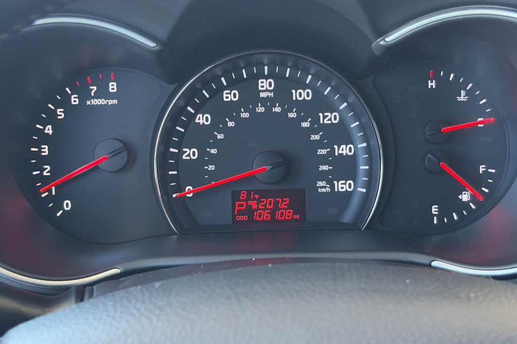 Thumbnail: 2015 Kia Sorento - 15