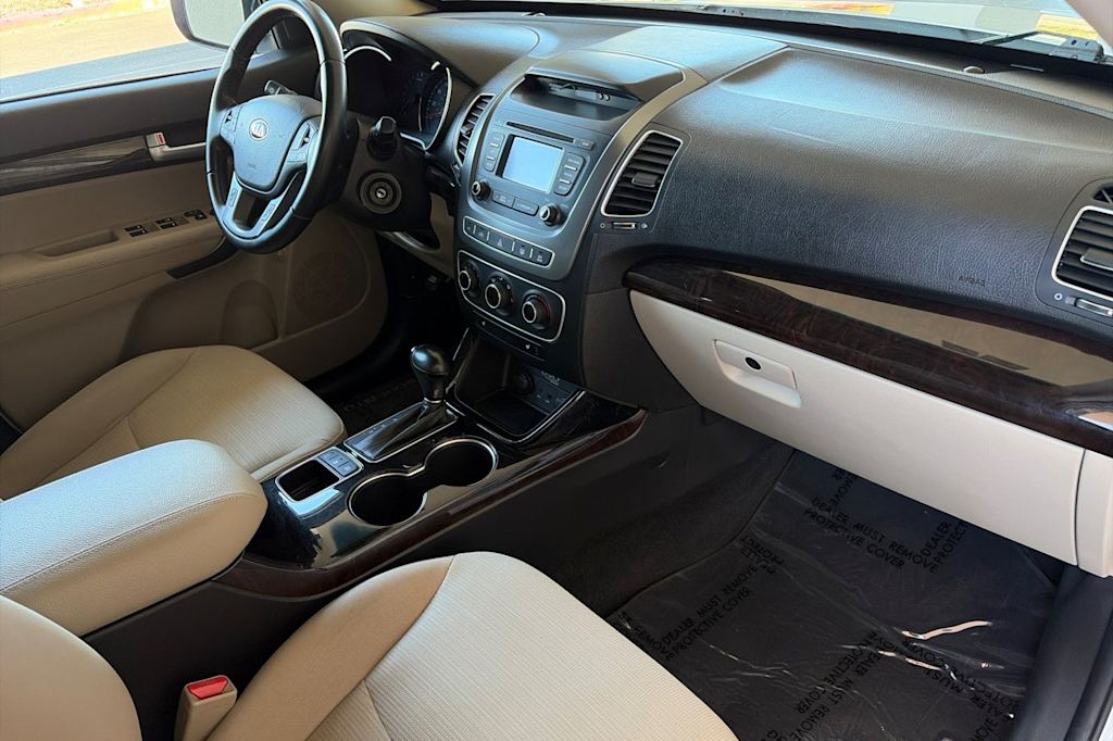 Thumbnail: 2015 Kia Sorento - 11
