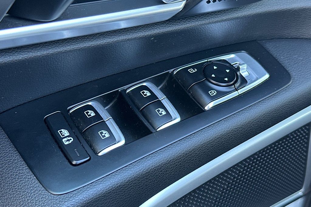 Thumbnail: 2020 Kia Telluride - 21