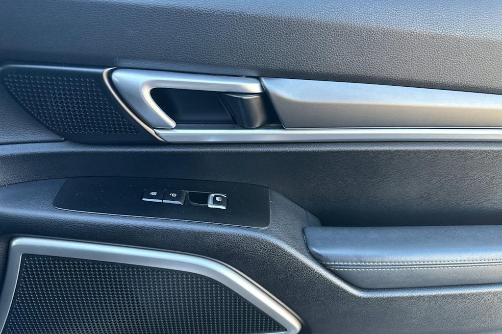 Thumbnail: 2020 Kia Telluride - 25