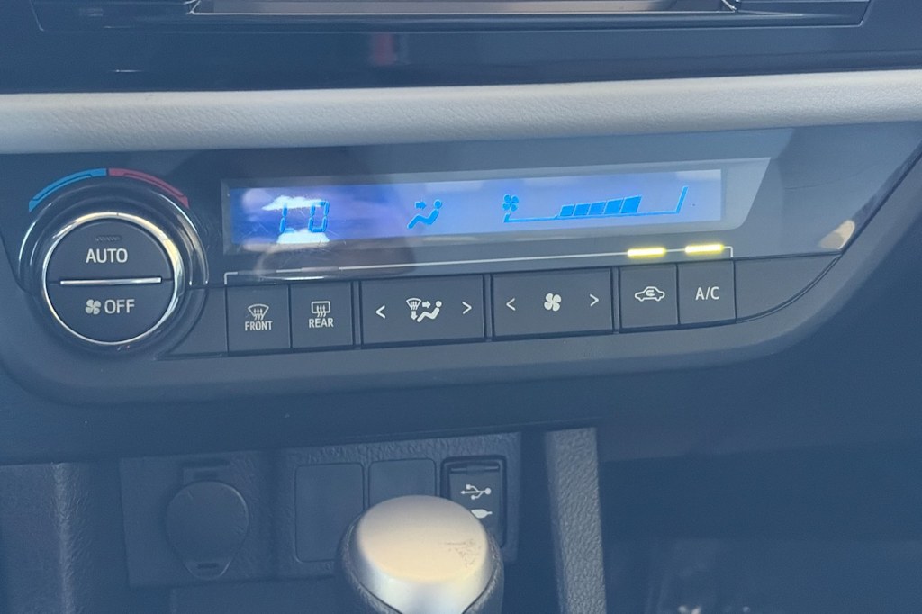 Thumbnail: 2016 Toyota Corolla - 25