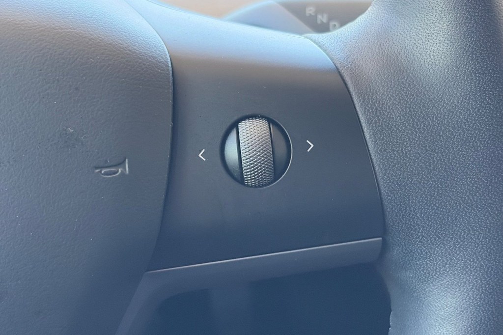 Thumbnail: 2023 Tesla Model 3 - 26