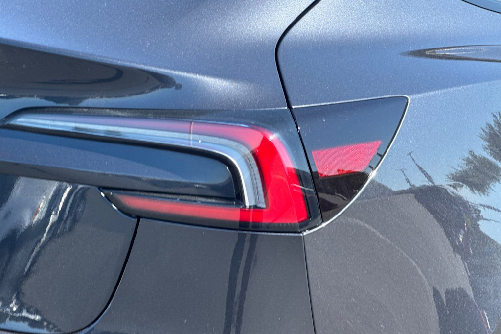 Thumbnail: 2024 Tesla Model 3 - 28