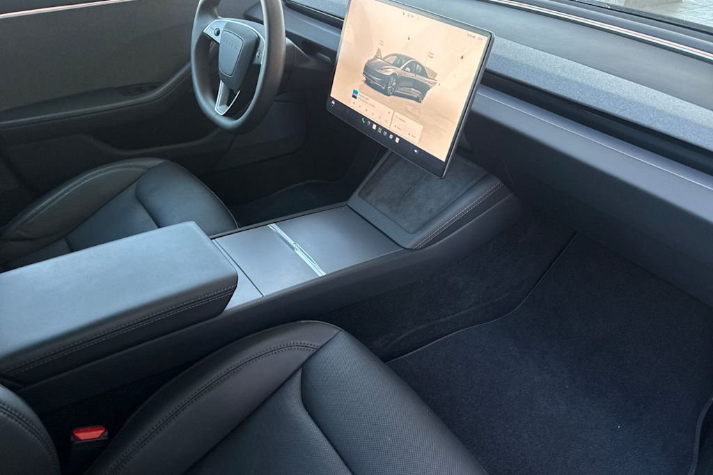 Thumbnail: 2024 Tesla Model 3 - 10