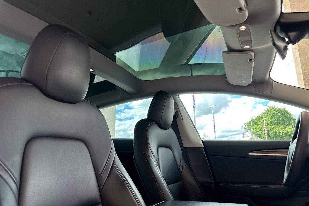 Thumbnail: 2022 Tesla Model 3 - 20