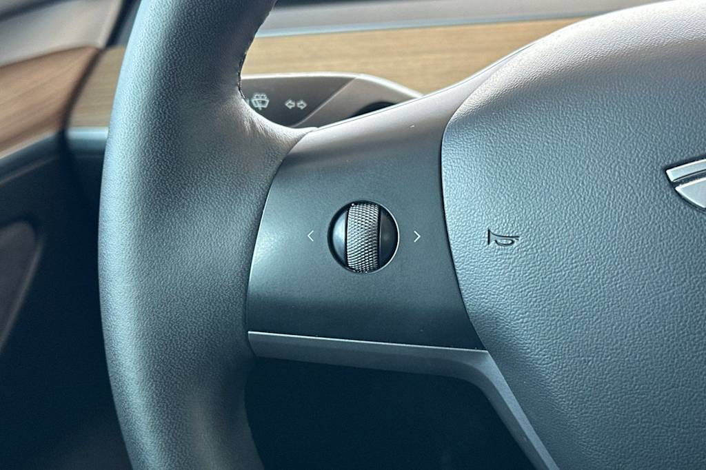 Thumbnail: 2022 Tesla Model 3 - 27