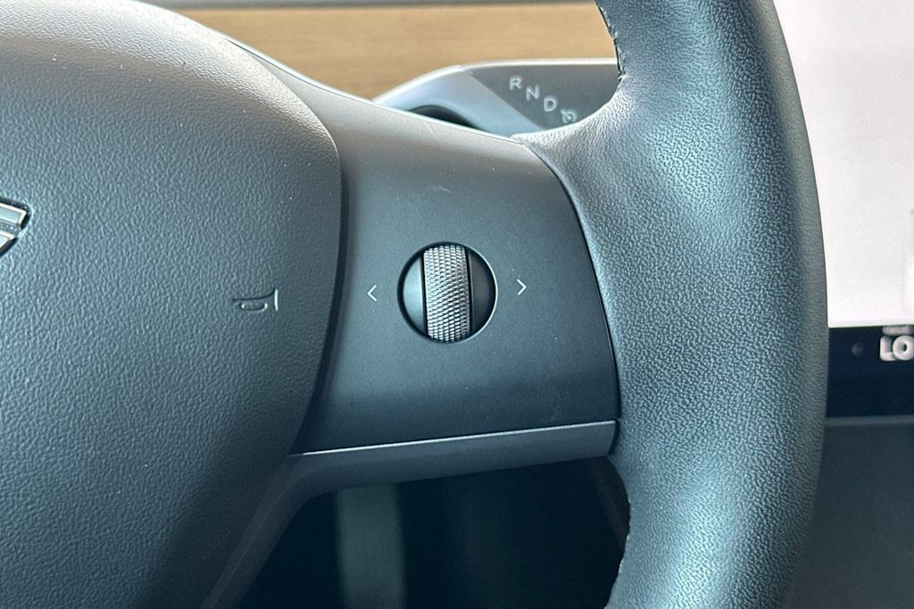 Thumbnail: 2022 Tesla Model 3 - 28