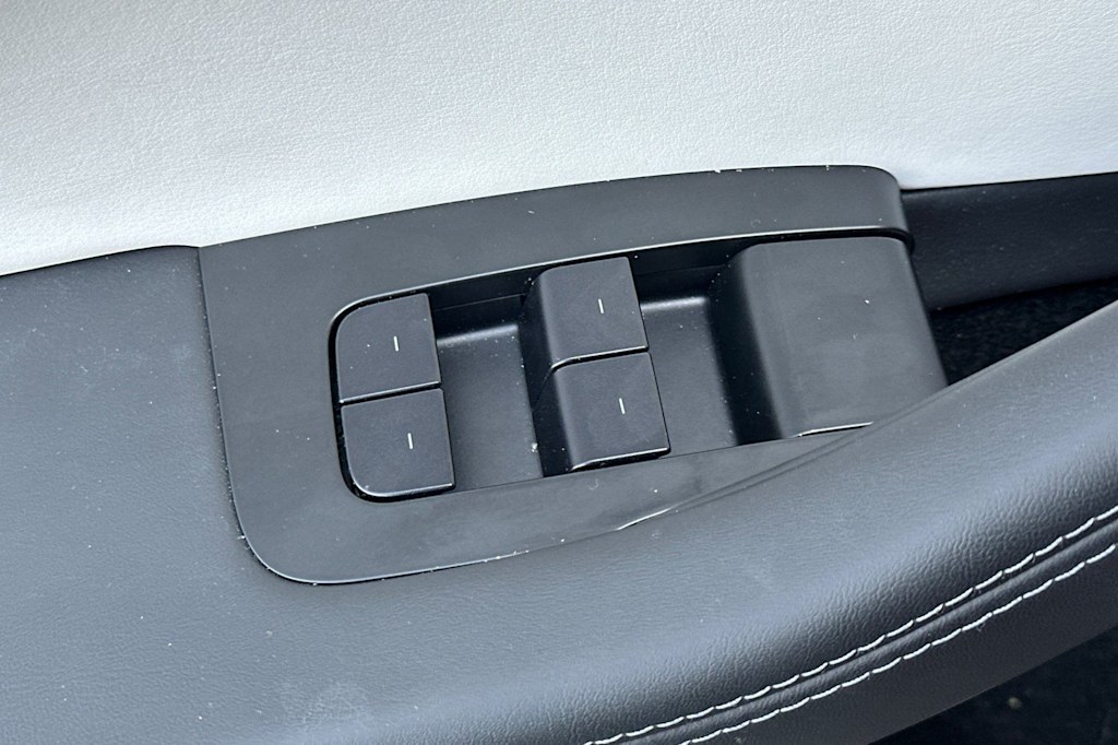 Thumbnail: 2024 Tesla Model 3 - 17