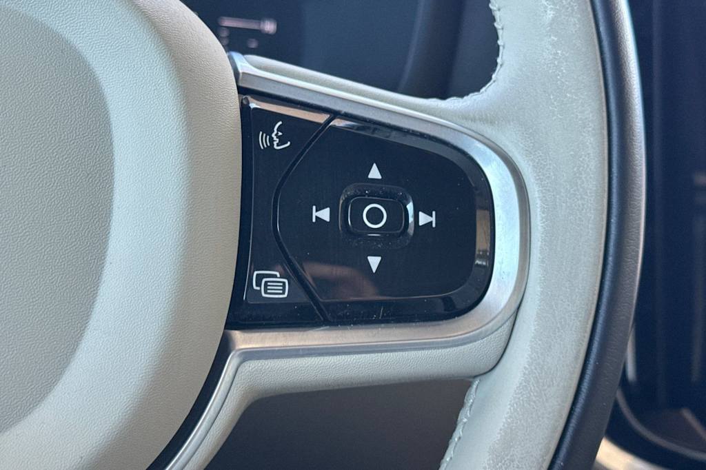 Thumbnail: 2019 Volvo S60 - 30