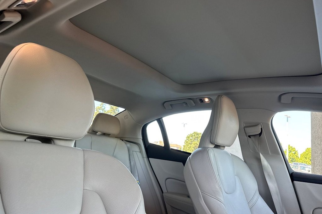 Thumbnail: 2019 Volvo S60 - 23