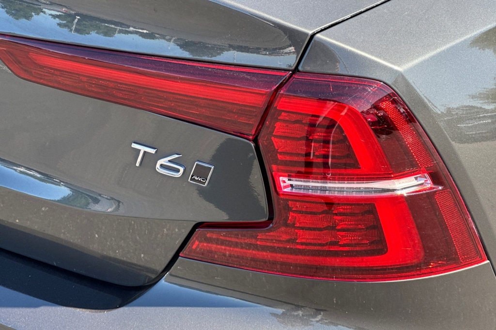 Thumbnail: 2019 Volvo S60 - 32