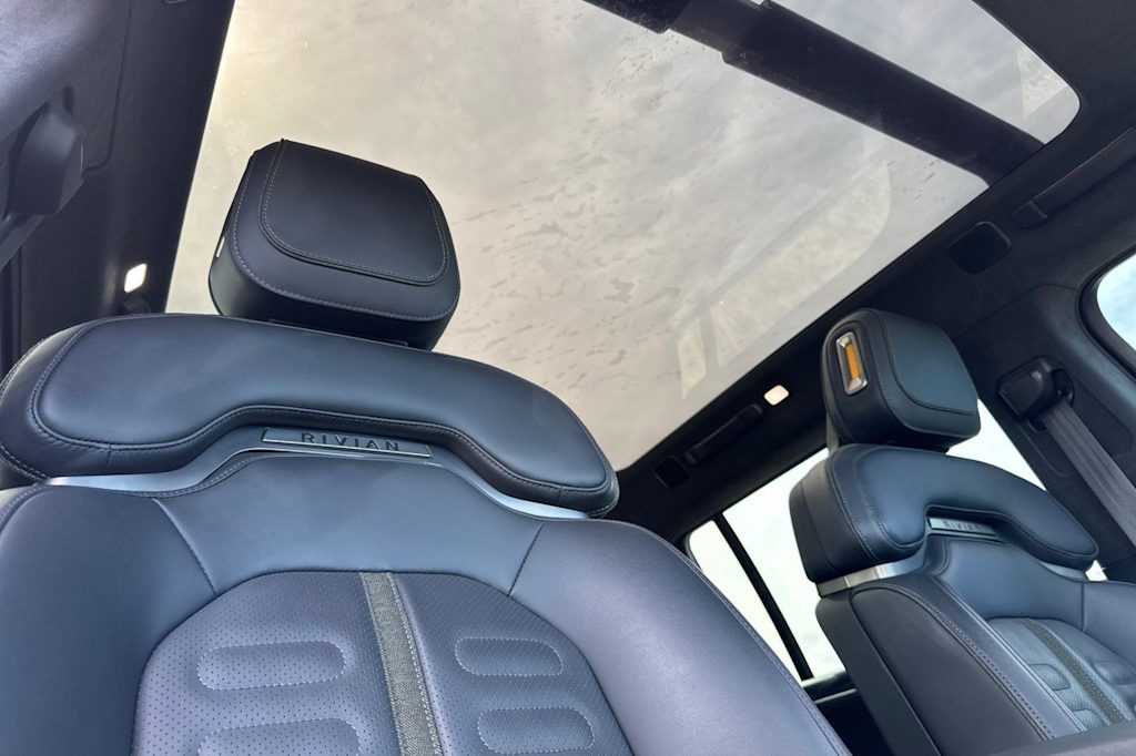 Thumbnail: 2023 Rivian R1S - 21