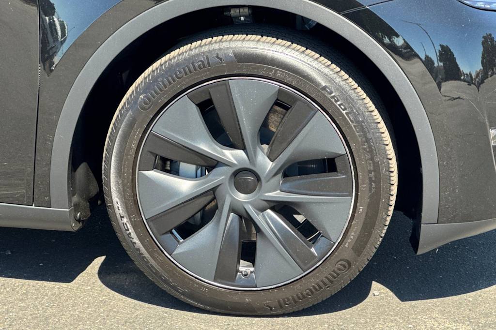 Thumbnail: 2024 Tesla Model Y - 8