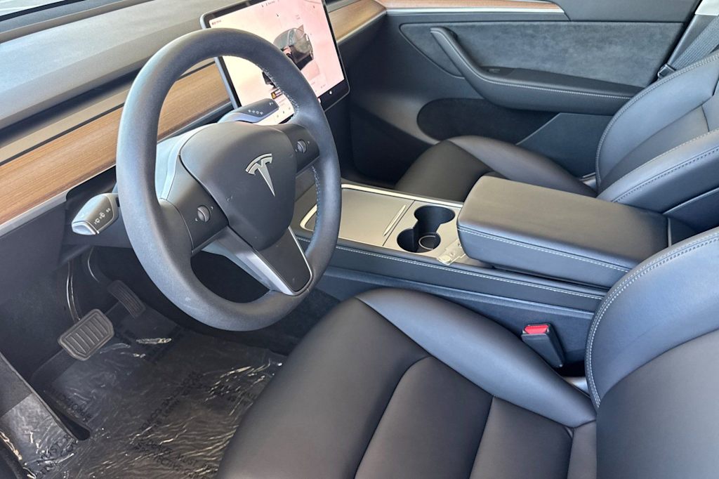 Thumbnail: 2024 Tesla Model Y - 10