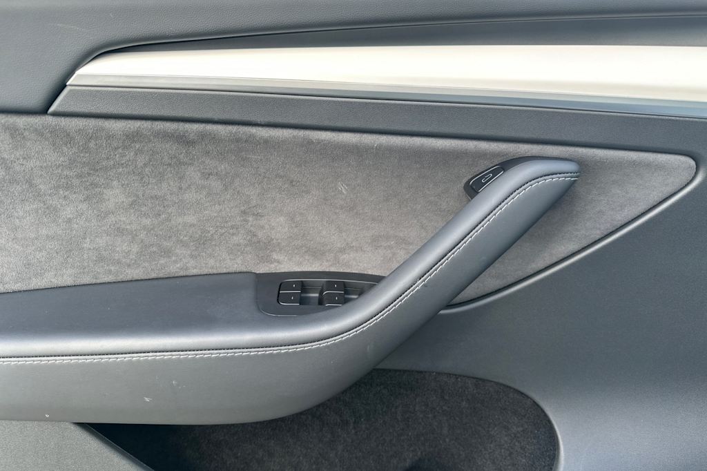 Thumbnail: 2025 Tesla Model Y - 19