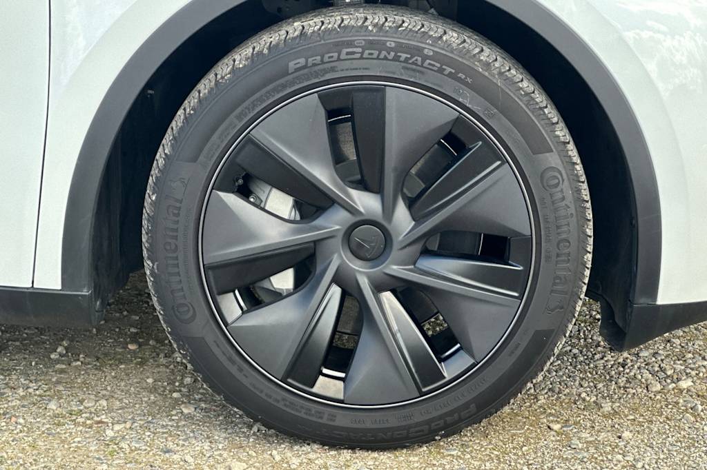 Thumbnail: 2025 Tesla Model Y - 8