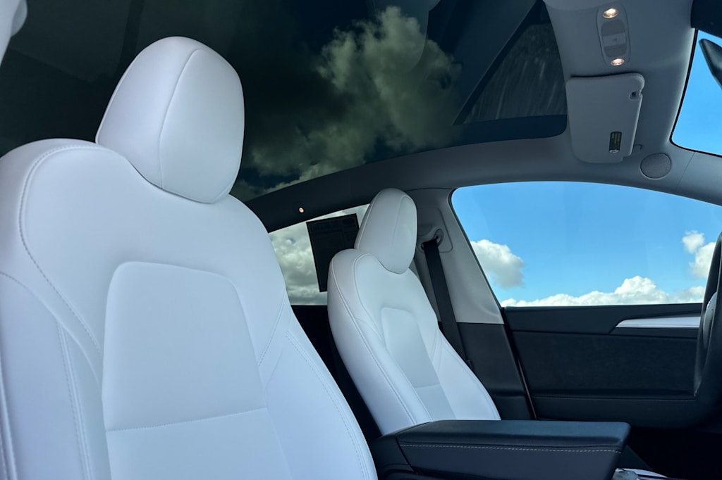 Thumbnail: 2025 Tesla Model Y - 21