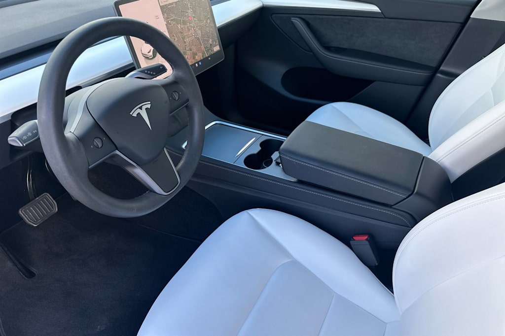 Thumbnail: 2025 Tesla Model Y - 10