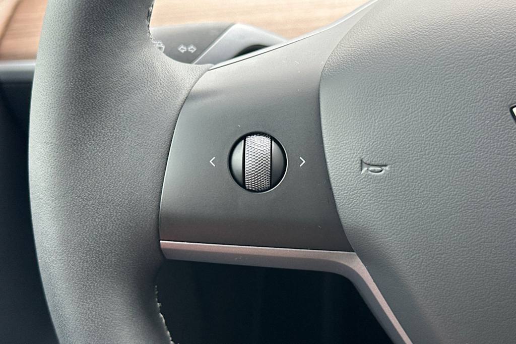 Thumbnail: 2023 Tesla Model Y - 28