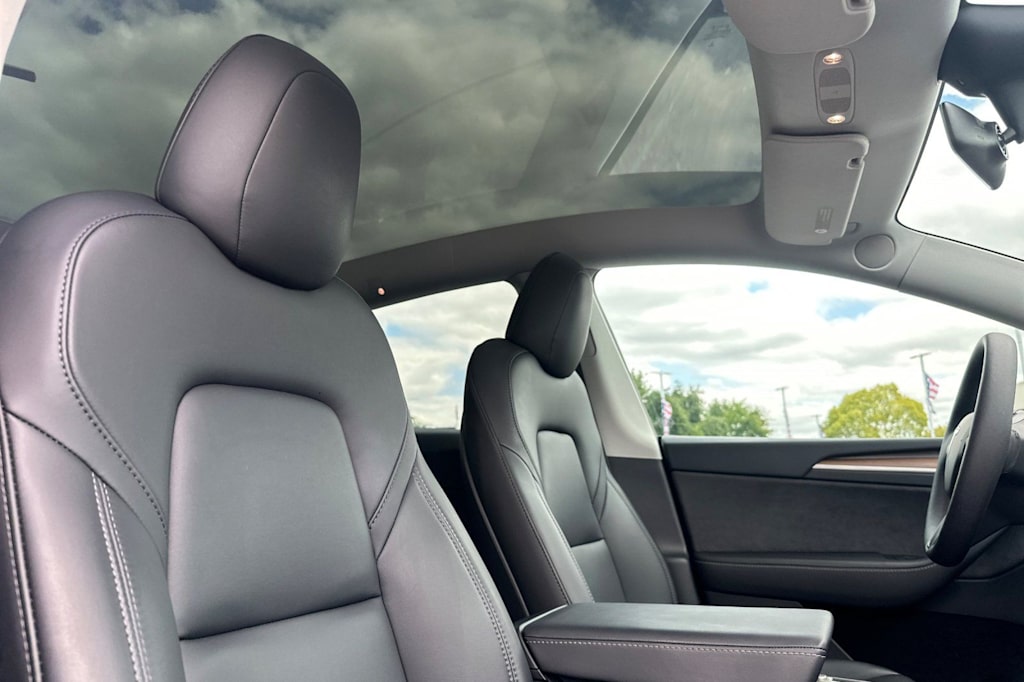 Thumbnail: 2023 Tesla Model Y - 21