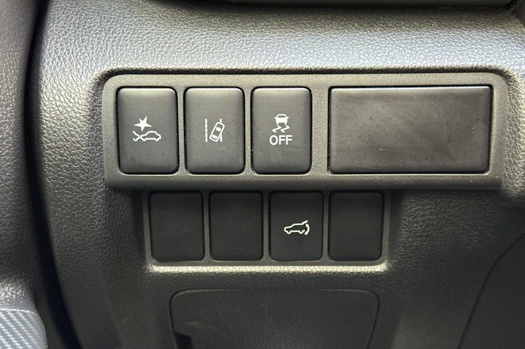 Thumbnail: 2024 Mitsubishi Eclipse Cross - 34