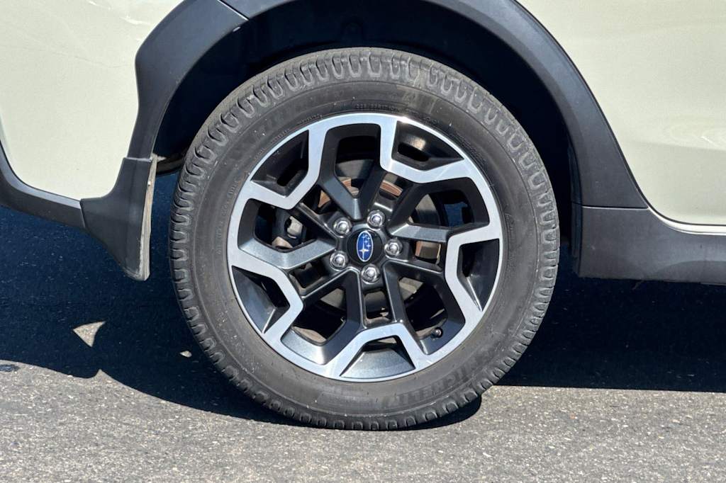 Thumbnail: 2017 Subaru Crosstrek - 7