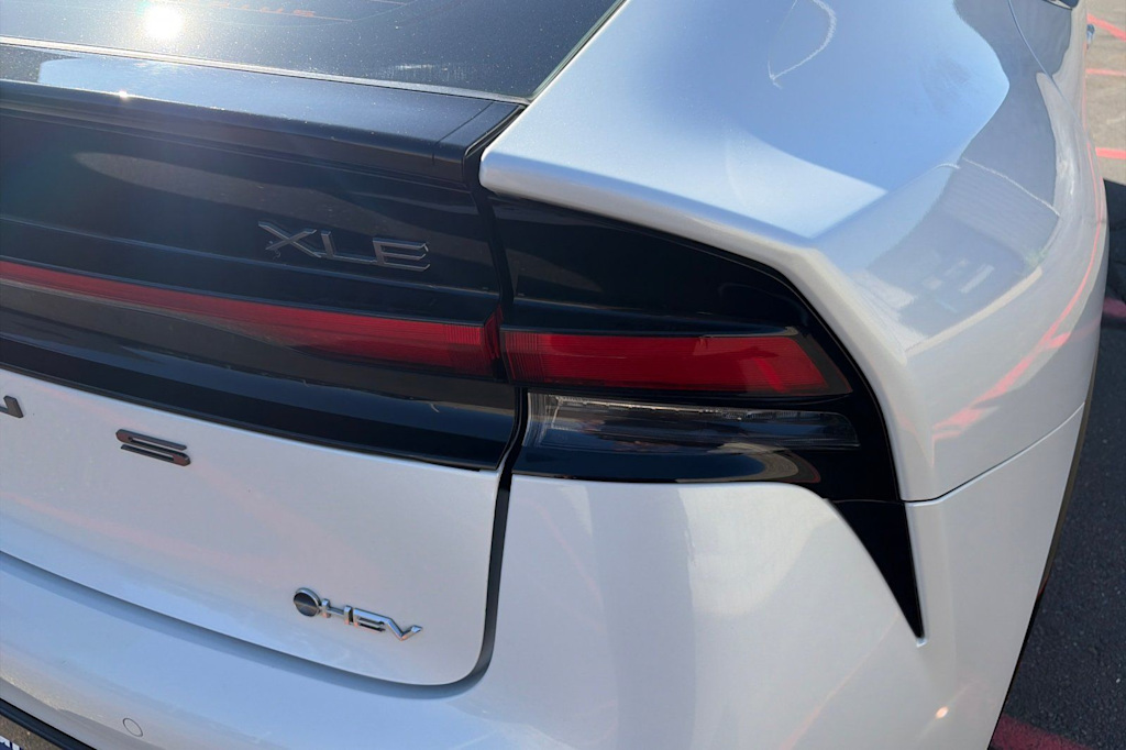 Thumbnail: 2023 Toyota Prius - 31