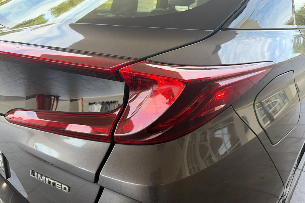 Thumbnail: 2021 Toyota Prius Prime - 30