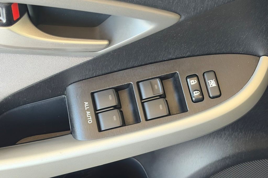 Thumbnail: 2015 Toyota Prius - 22