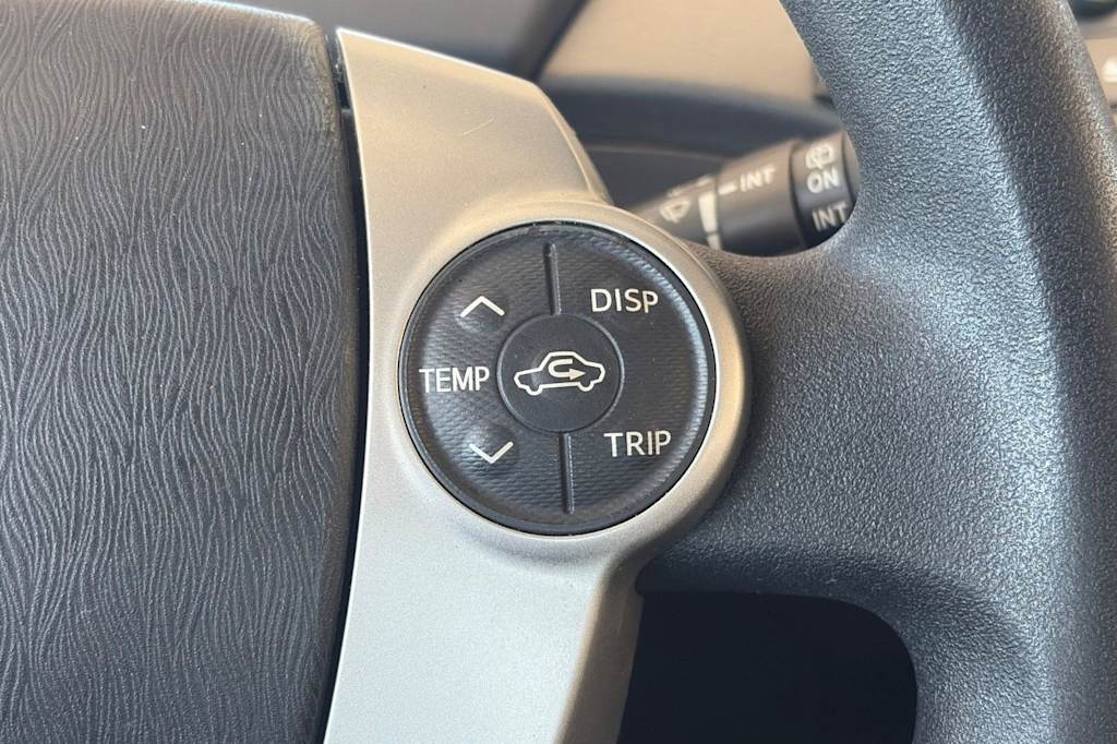 Thumbnail: 2015 Toyota Prius - 17